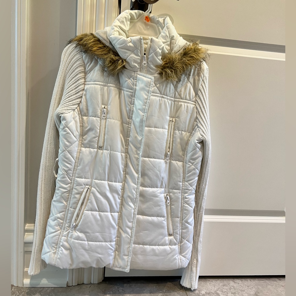 White Fall/Winter Jacket. Euc. Large